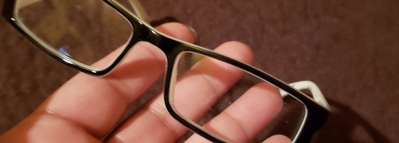 Glasses - Picture 2 of 2